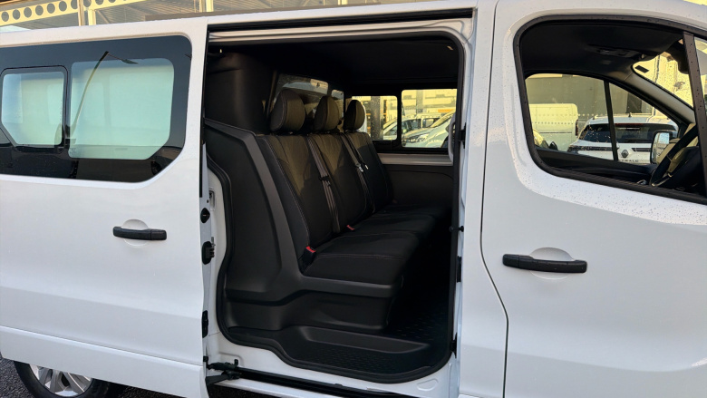 Renault Trafic Lwb Diesel LL30 Blue dCi 150 Extra [Safety] Crew Van